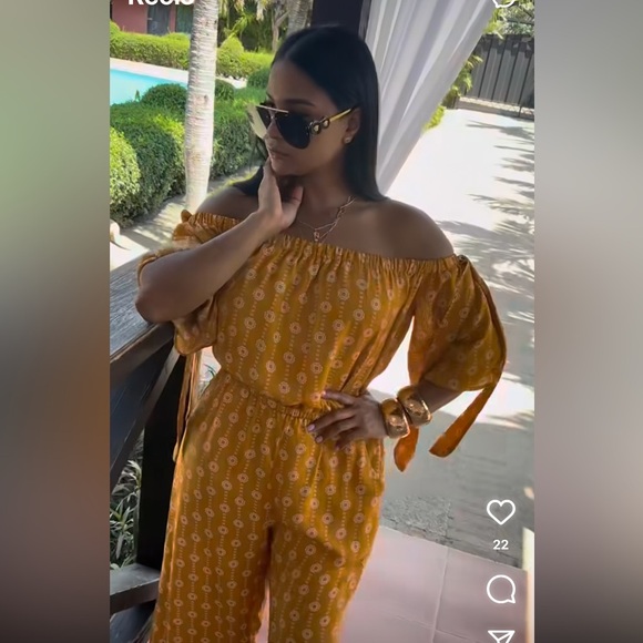 AUW boho off the shoulder cropped wide leg jumpsuit in golden yellow. Size 6 - Picture 2 of 13